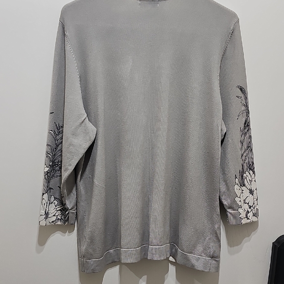 Charter Club Gray Floral Button Down Shirt - Picture 3 of 4